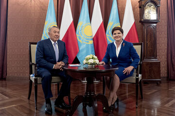 Beata Szydło i Nursułtan Nazarbajew podczas rozmów w KPRM