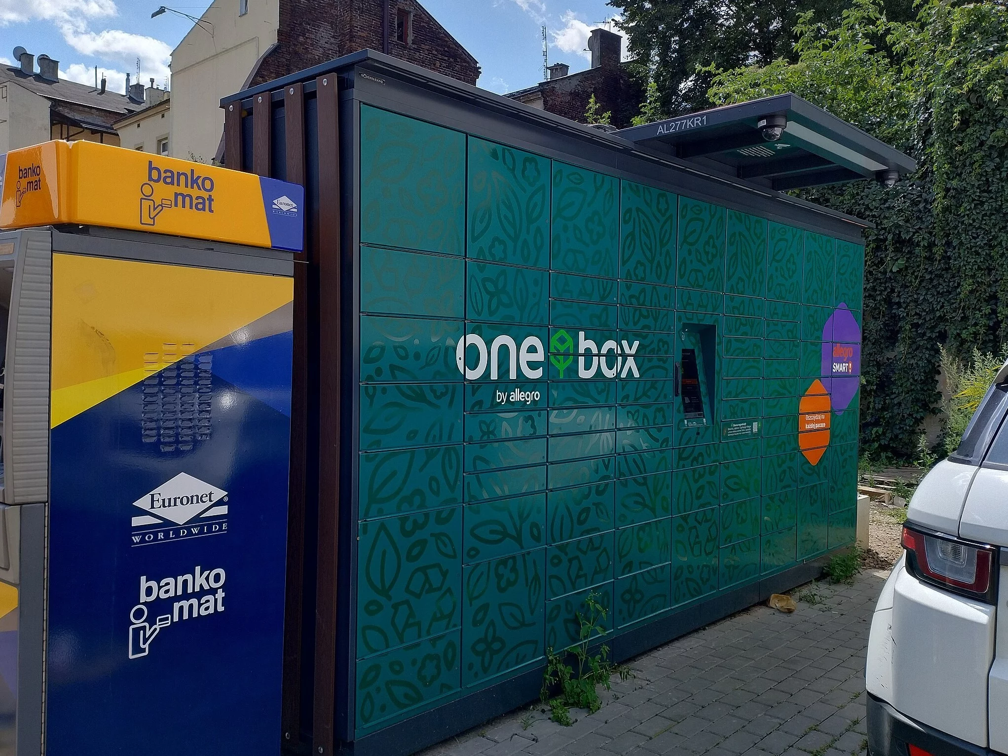 Automat paczkowy Allegro One Box, zdjęcie ilustracyjne