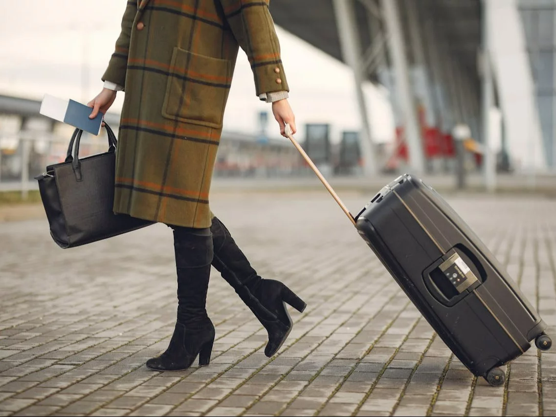 Kobieta na lotnisku