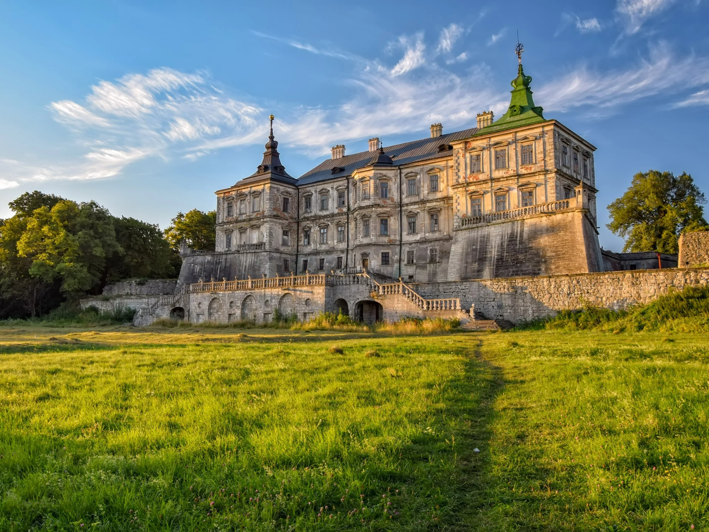 Zamek w Podhorcach został wzniesiony w pierwszej połowie XVII w. dla hetmana Stanisława Koniecpolskiego