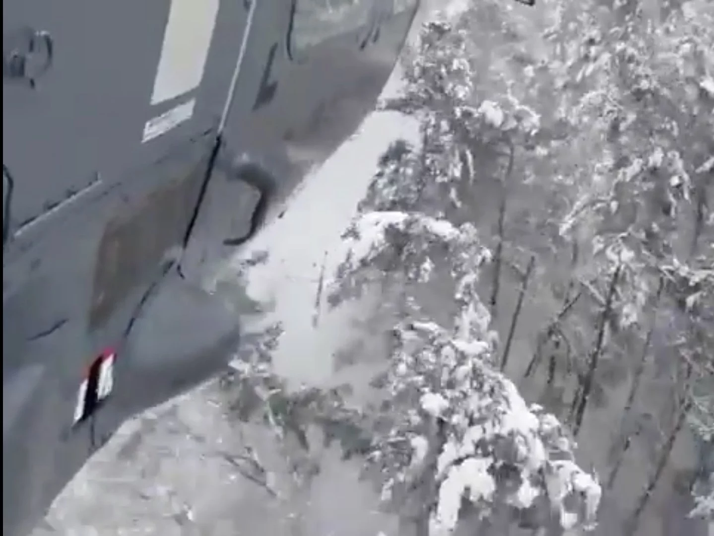 Black Hawk вступил в бой на железной дороге. Кадры с вертолёта