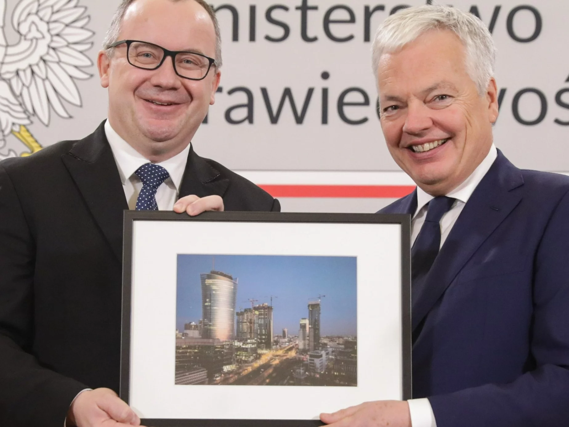 Minister sprawiedliwości, prokurator generalny Adam Bodnar (L) i były komisarz UE Didier Reynders