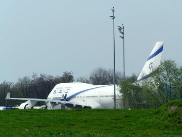 Boeing 747-400 linii El Al na lotnisku w Krakowie