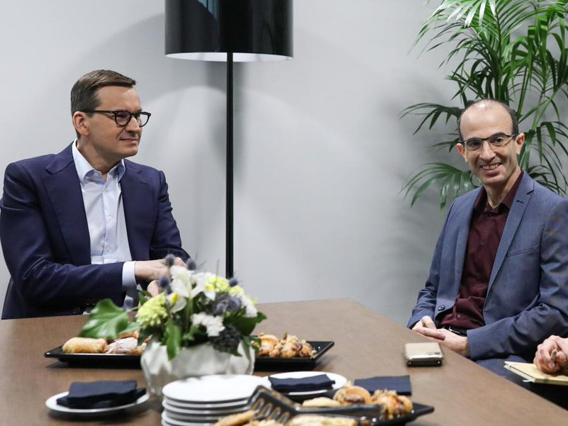 Premier Mateusz Morawiecki i prof. Harari