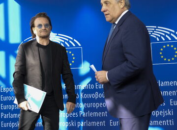 Bono i  Antonio Tajani