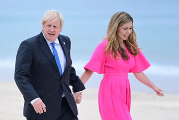 Boris Johnson z żoną Carrie Johnson podczas szczytu G7