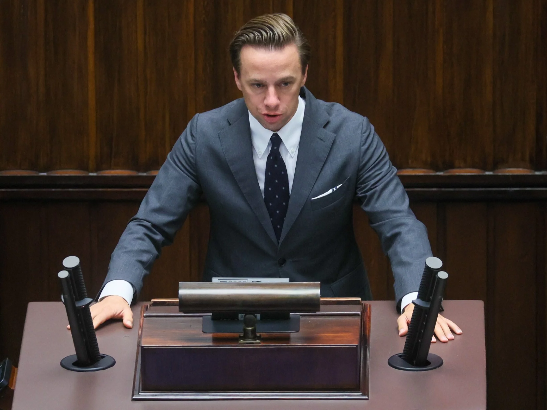 Bosak alarmuje ws. rządowego projektu: Odtworzenie urzędu cenzorskiego