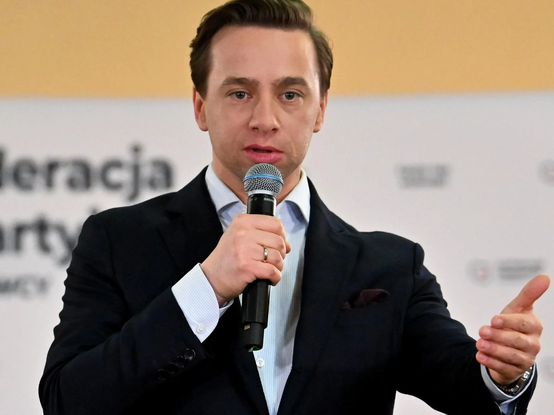 Bosak: Policja i służby chcą powrotu do ruchu wizowego z Ukrainą