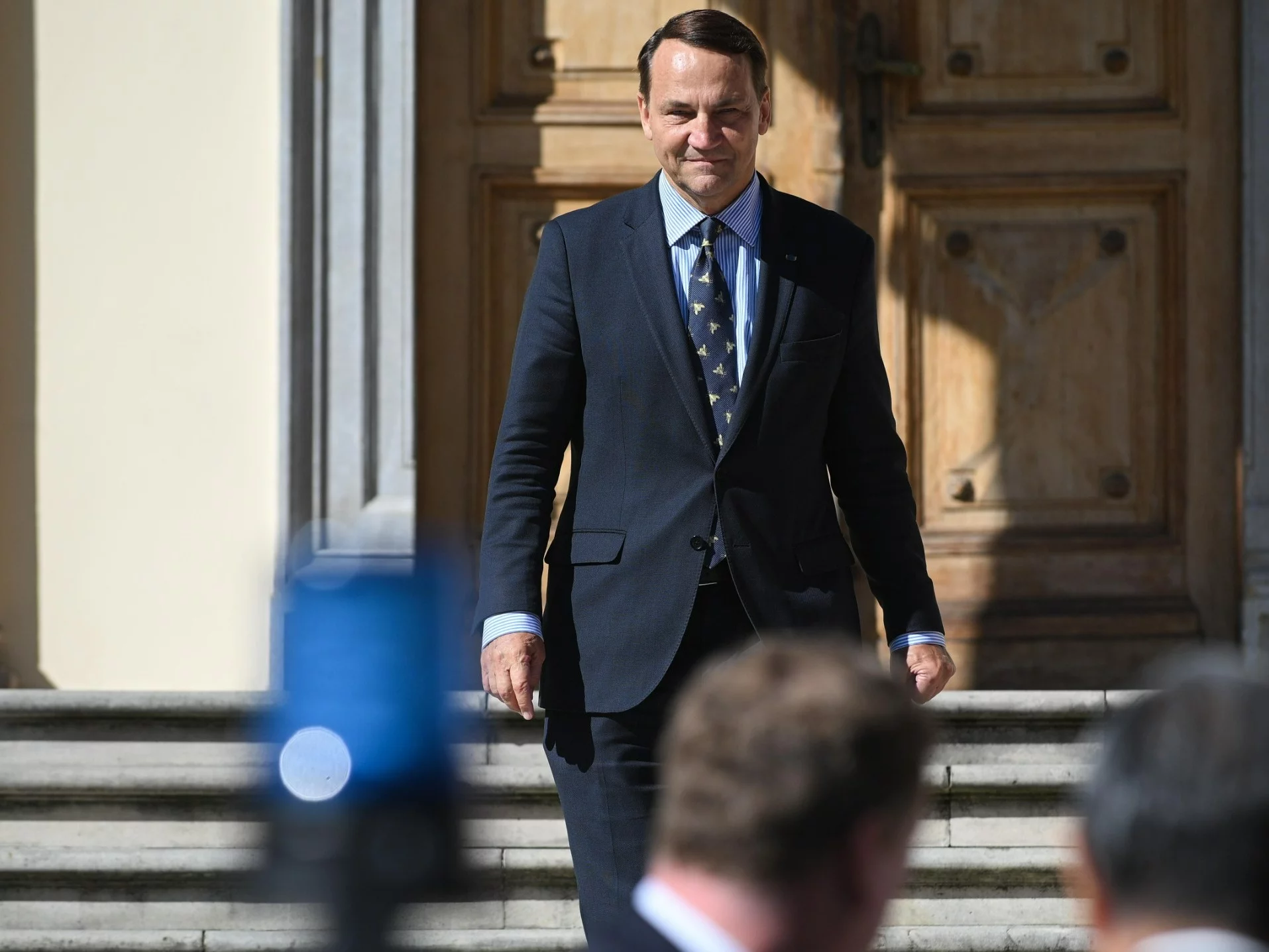 "Nietypowy minister". Polityk Konfederacji uderza w Sikorskiego