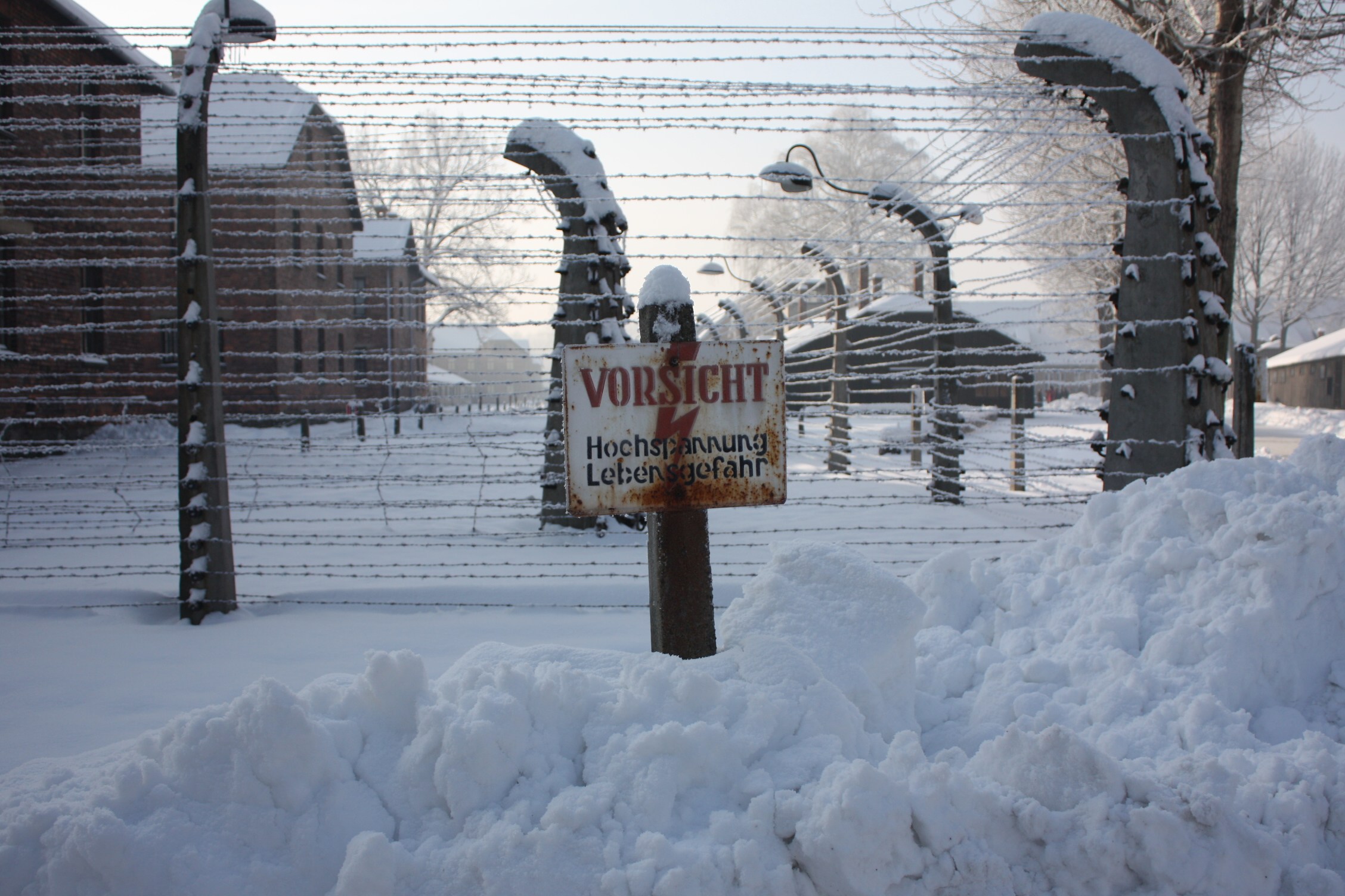 Niemcy szykowali więźniom makabryczne "prezenty". Boże Narodzenie za drutami