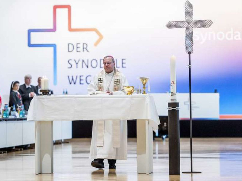 Bp Georg Bätzing, jeden z luminarzy niemieckiej Drogi synodalnej