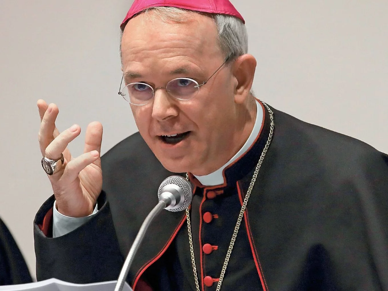 Z bp. Athanasiusem Schneiderem rozmawia Paweł Lisicki.