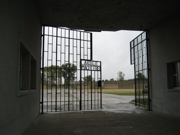 Brama niemieckiego obozu Sachsenhausen