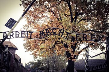 Brama obozowa w KL Auschwitz