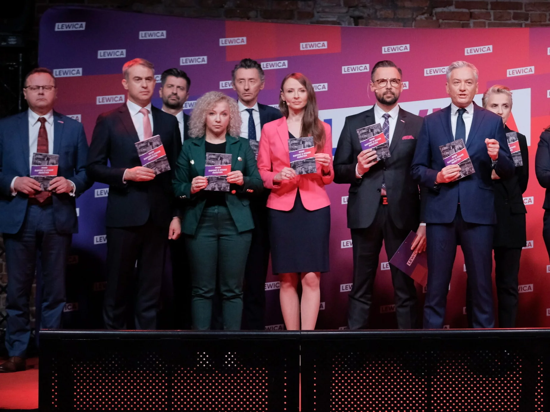 Posłowie Lewicy podczas konferencji w warszawskim Centrum Praga.