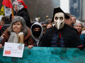 Bruksela: Demonstracja przeciwników obostrzeń covidowych