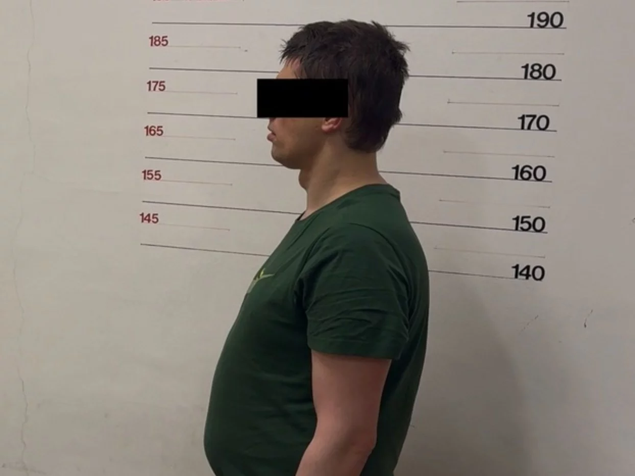 Śródmiejski policjant w drodze na służbę zatrzymał sprawcę brutalnego ataku na bezbronną kobietę