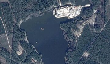 Budowa zamku w Stobnicy na zdjęciu satelitarnym Google