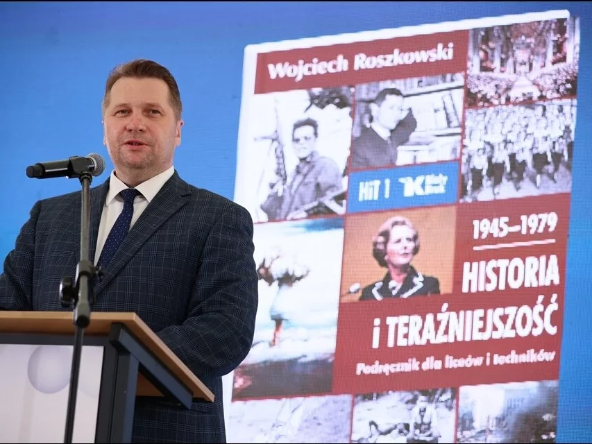 Okładka podręcznika "Historia i teraźniejszość"