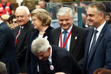 Byli premierzy, od lewej Jan Krzysztof Bielecki, Hanna Suchocka, Marek Belka, Włodzimierz Cimoszewicz, Waldemar Pawlak