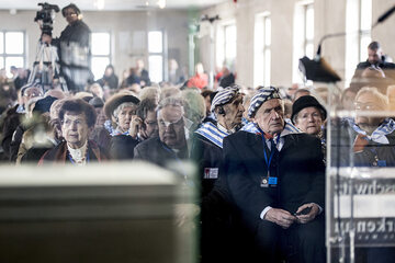 Byli więźniowie podczas obchodów 72. rocznicy wyzwolenia KL Auschwitz