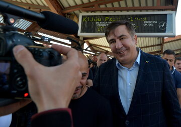 Były prezydent Gruzji i były gubernator Odessy Micheil Saakaszwili na dworcu PKP w Przemyślu