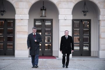Były szef CBA i były minister spraw wewnętrznych Mariusz Kamiński (P) oraz jego były zastępca Maciej Wąsik (L)