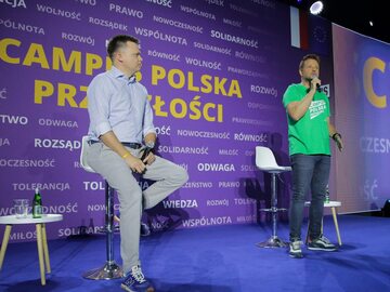 Campus Polska Przyszłości. Olsztyn, 27.08.2022. Rafał Trzaskowski i Szymon Hołownia odpowiadają na pytania z sali.