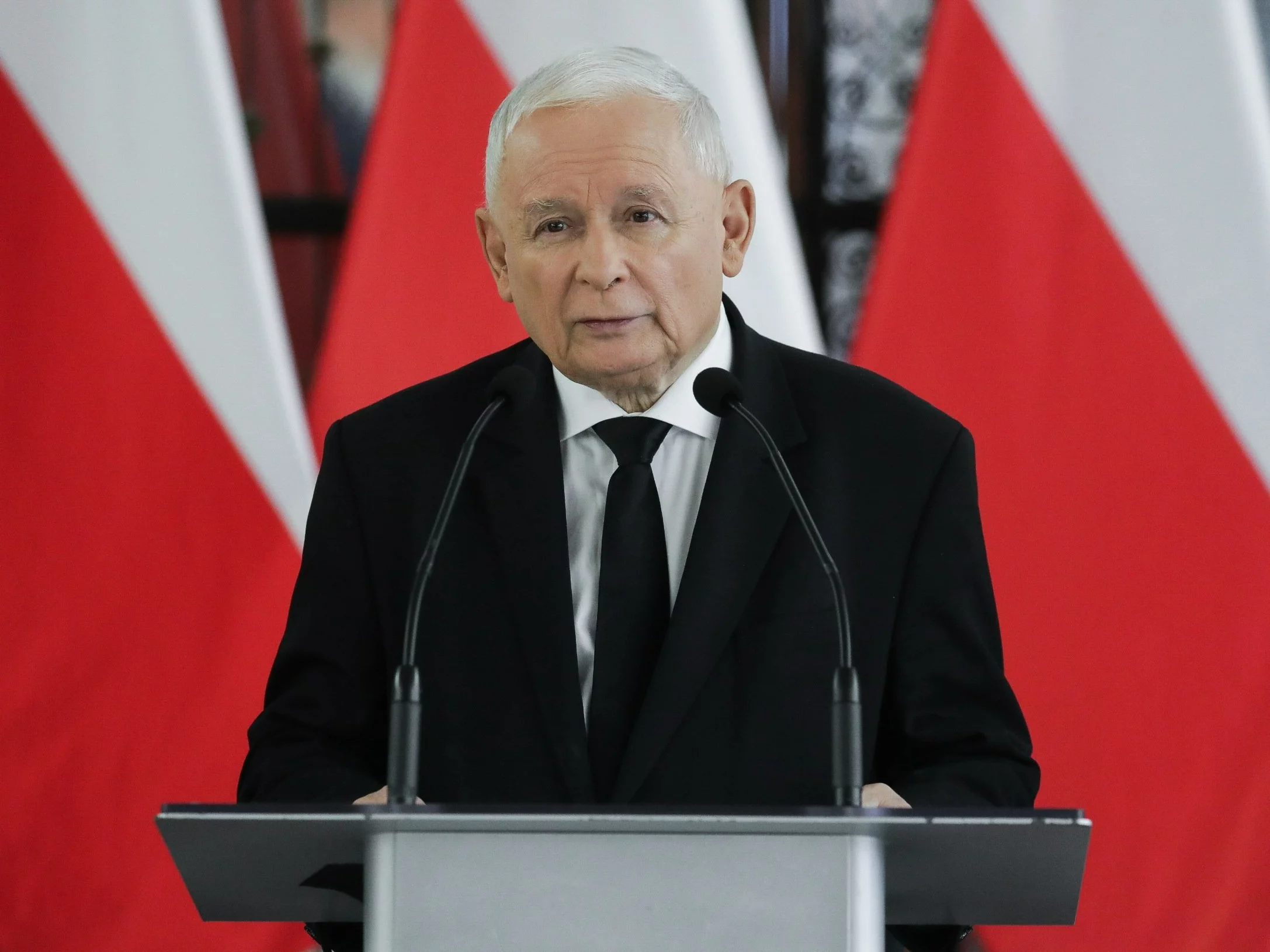 Prezes Prawa i Sprawiedliwości Jarosław Kaczyński podczas konferencji prasowej w Sejmie w Warszawie