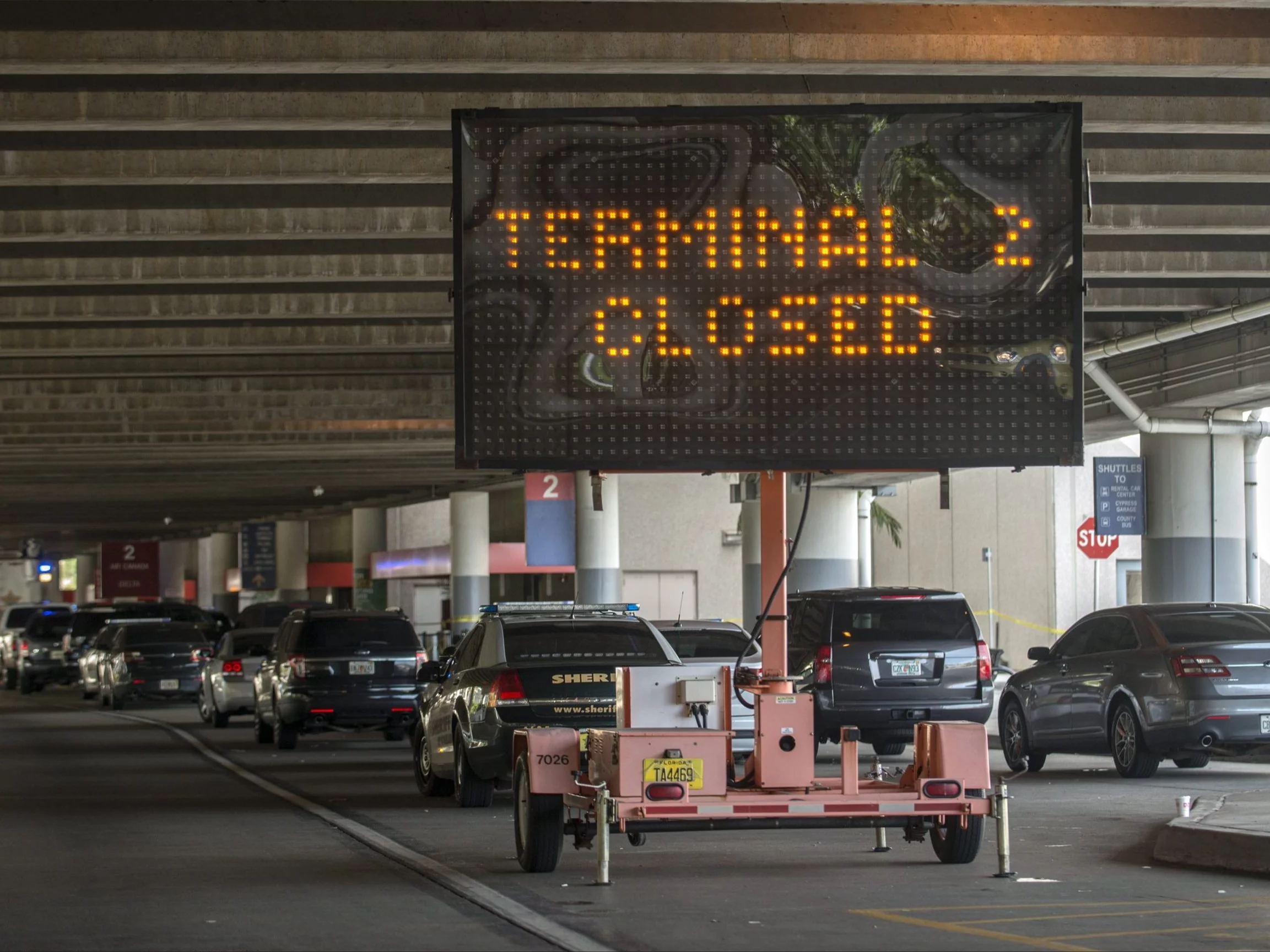 Chaos na amerykańskich lotniskach. Mimo podpisu Trumpa