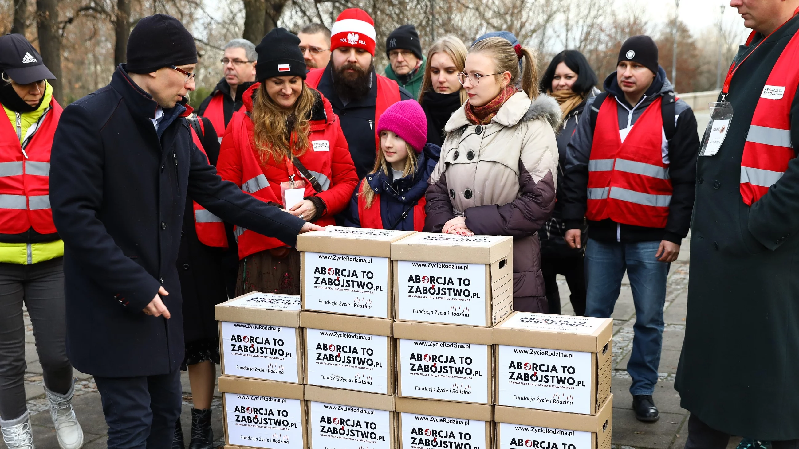 Do Sejmu trafiły podpisy pod projektem "Aborcja to zabójstwo"