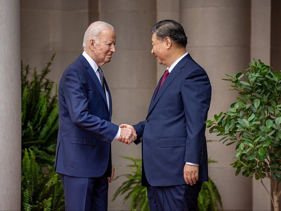 Prezydent USA Joe Biden i przywódca Chin Xi Jinping