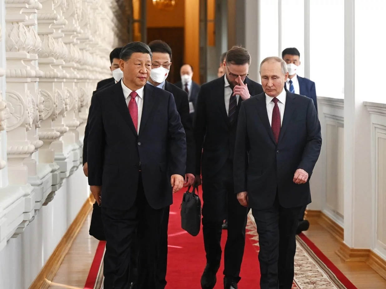 Przywódca Chin Xi Jinping i prezydent Rosji Władimir Putin