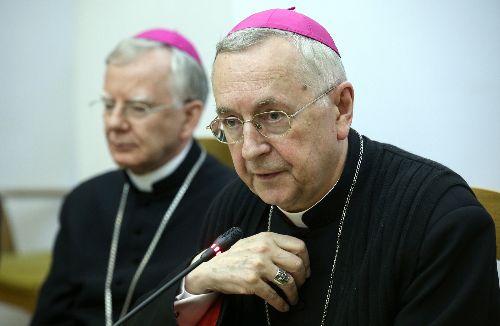 Abp Marek Jędraszewski (L) i abp Stanisław Gądecki (P)