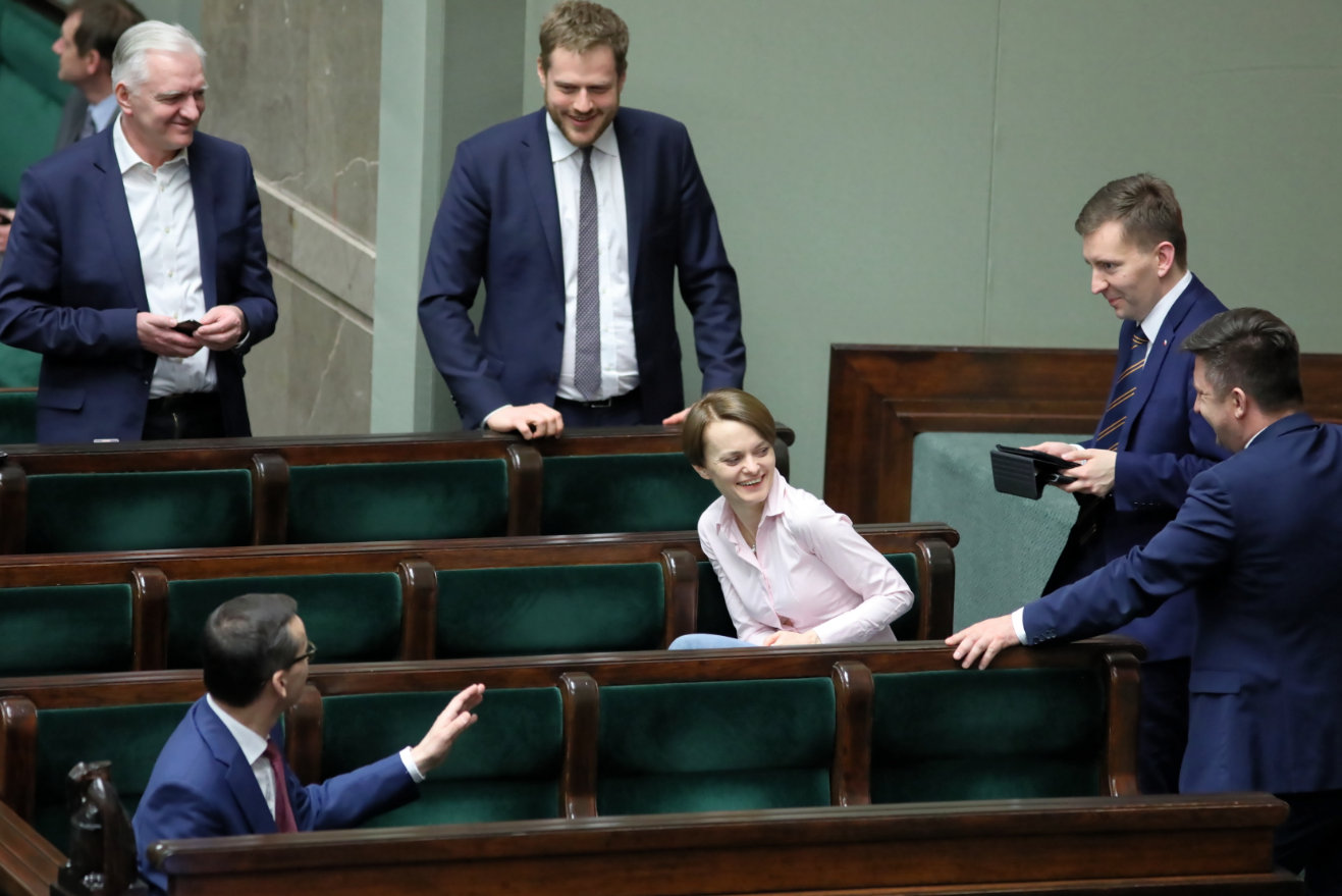 Jarosław Gowin, Jadwiga Emilewicz, Janusz Cieszyński, Łukasz Schreiber i Mateusz Morawiecki w Sejmie