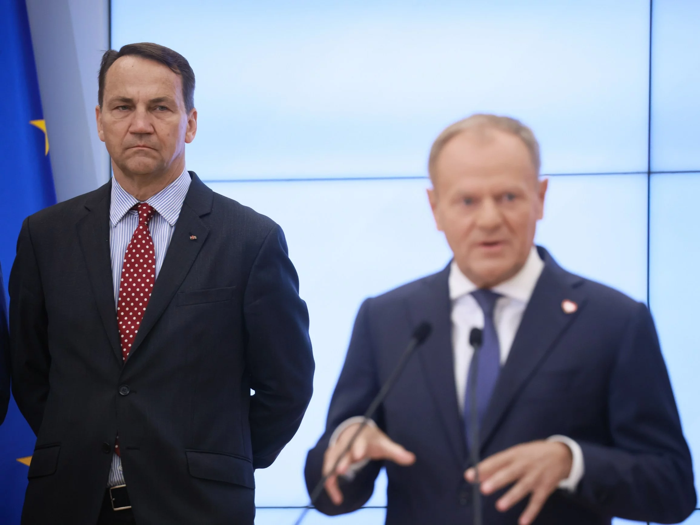 Donald Tusk, Radosław Sikorski