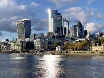 City of London. Historyczna dzielnica finansowa, siedziba Giełdy Papierów Wartościowych i Narodowego Banku Anglii.