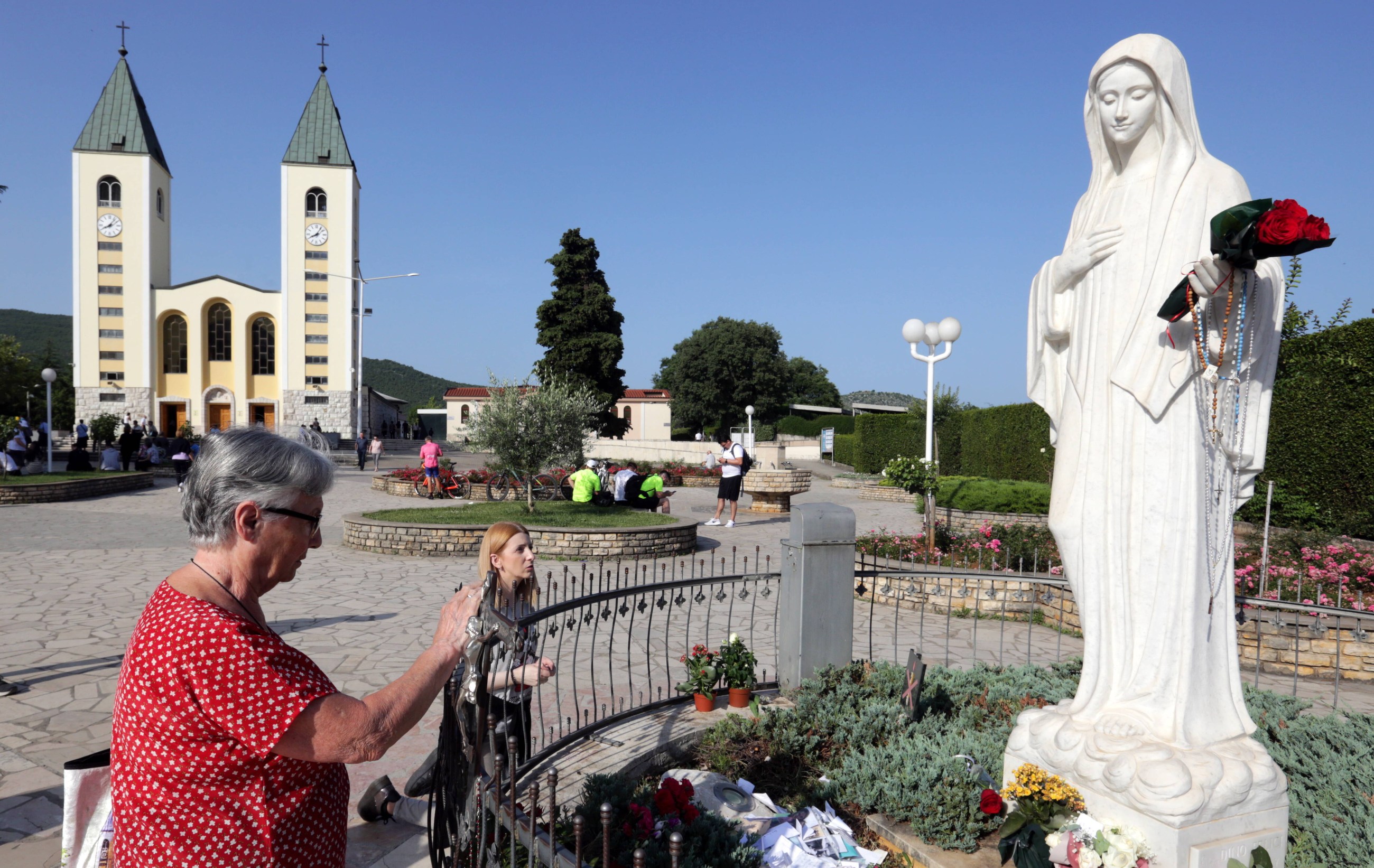 Pielgrzymi gromadzą się w Medziugorju w rocznicę objawienia się Maryi Panny