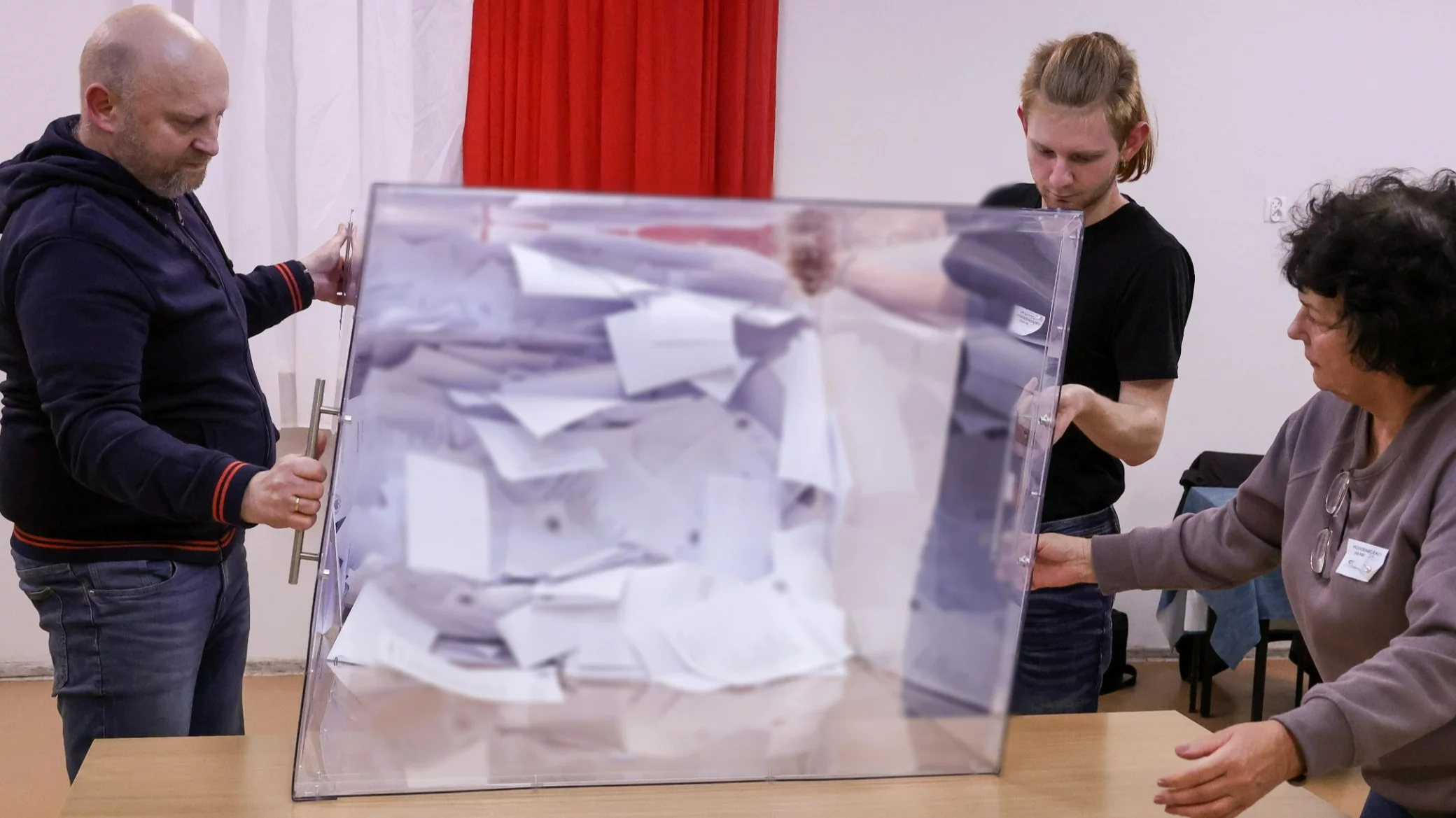 Co czwarty Polak zmienił zdanie. interesujący sondaż