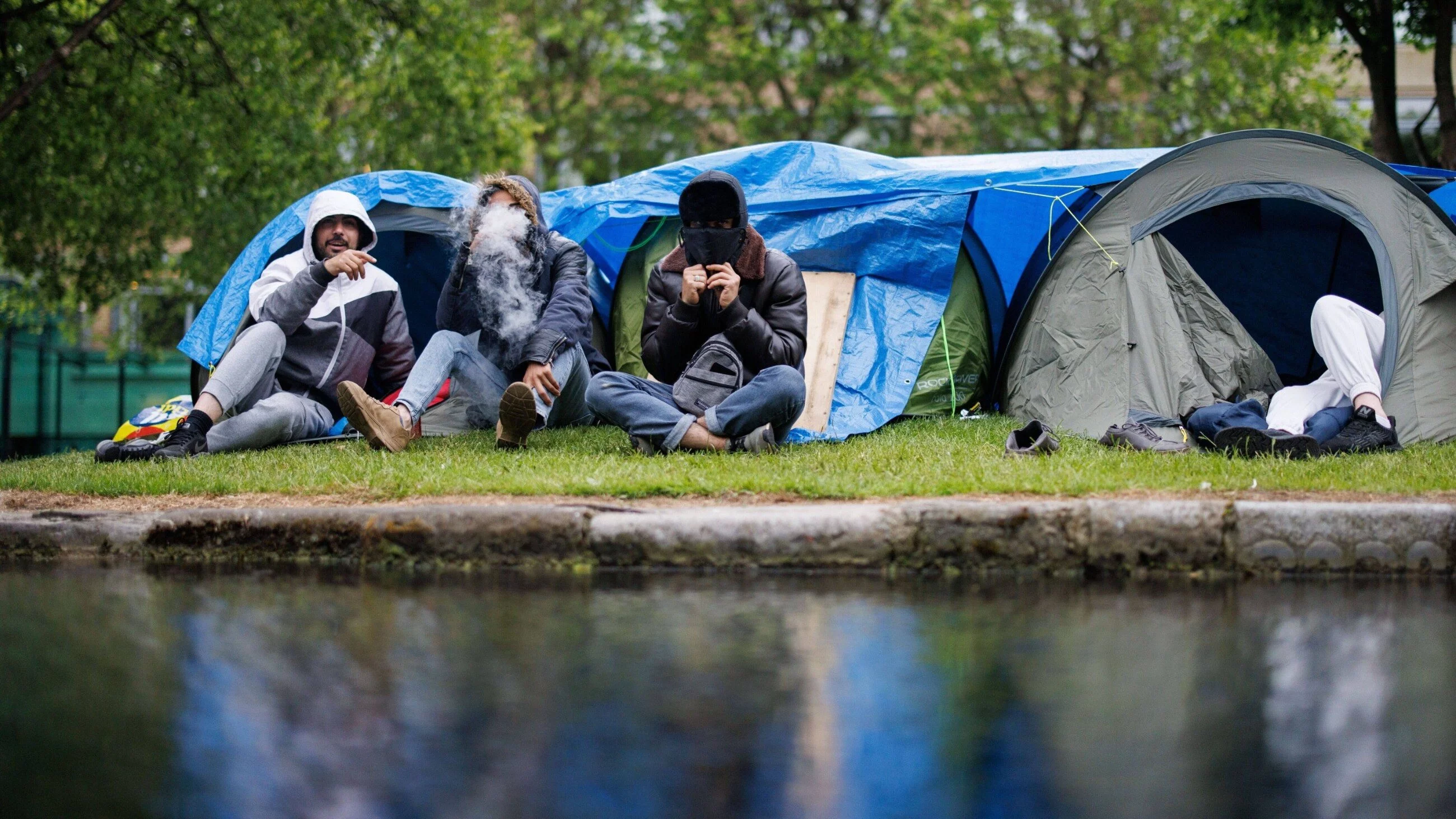 Nielegalni migranci koczują w centrum Dublina