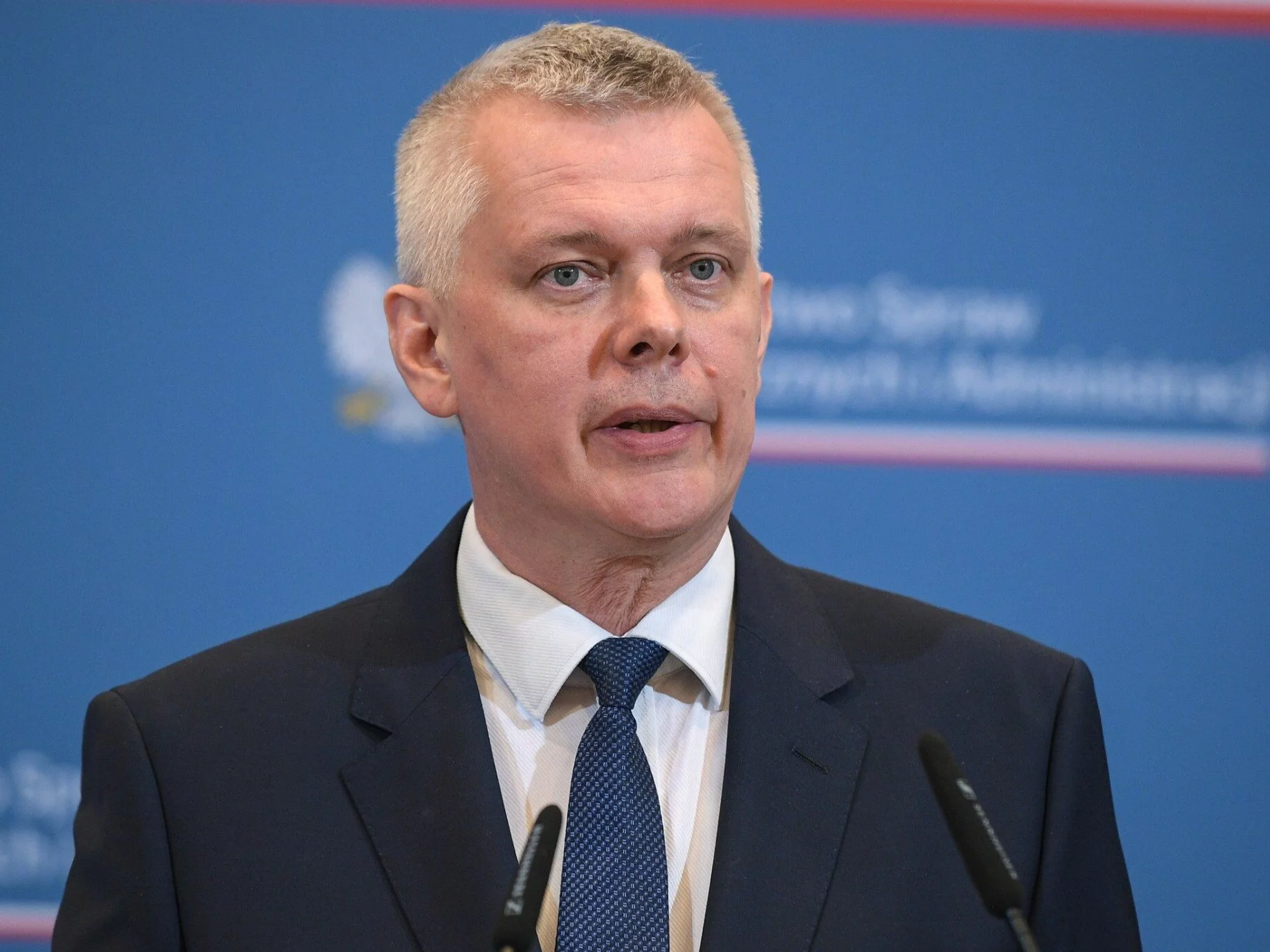 Co spadło na dom w Wyrykach? Siemoniak: Nie mogę o tym mówić