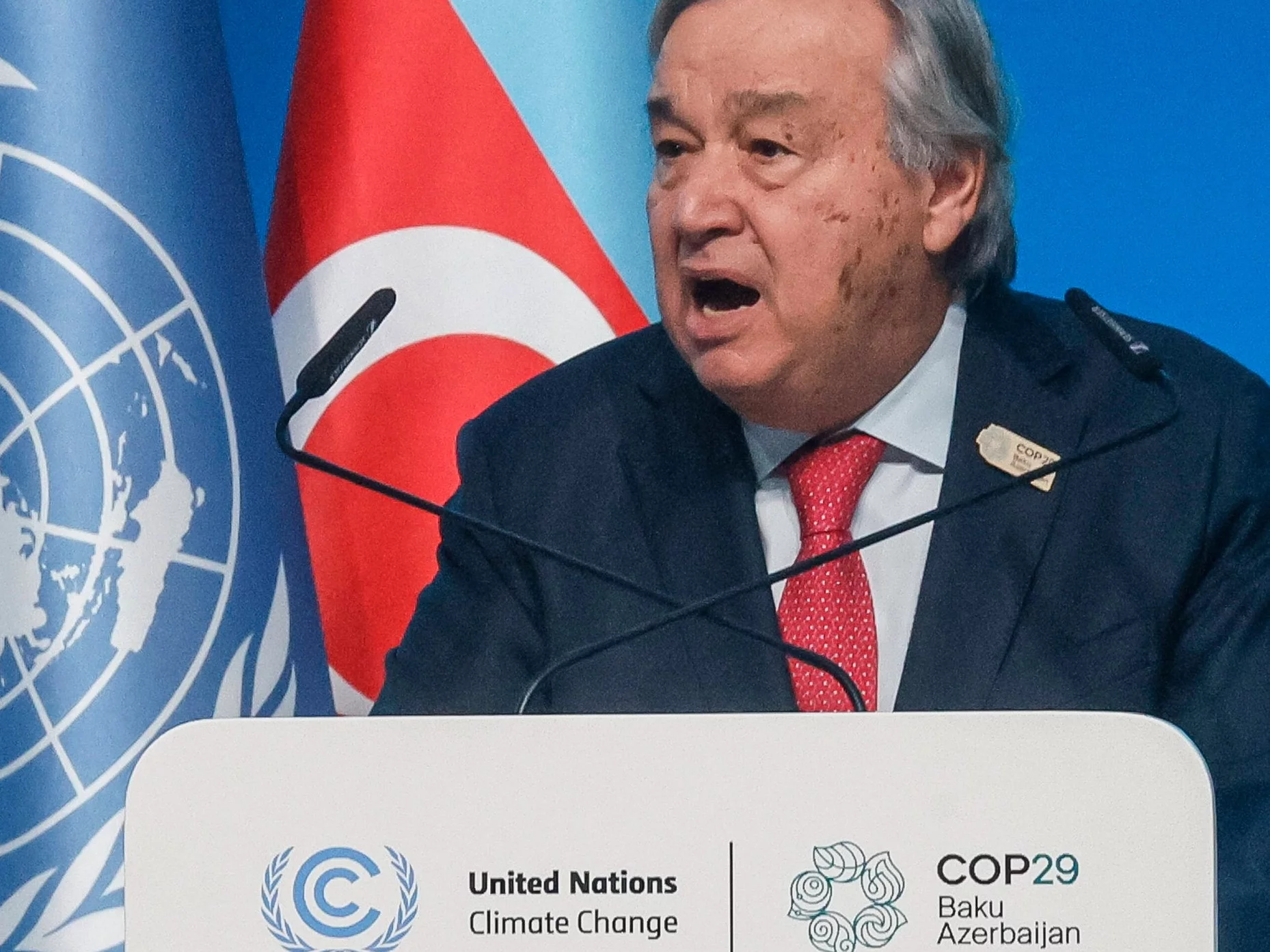 Sekretarz generalny ONZ Antonio Guterres przemawia podczas COP 29