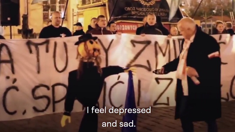 Piotr Rybak na filmie udostępnionym przez Jeremy'eg Corbyna