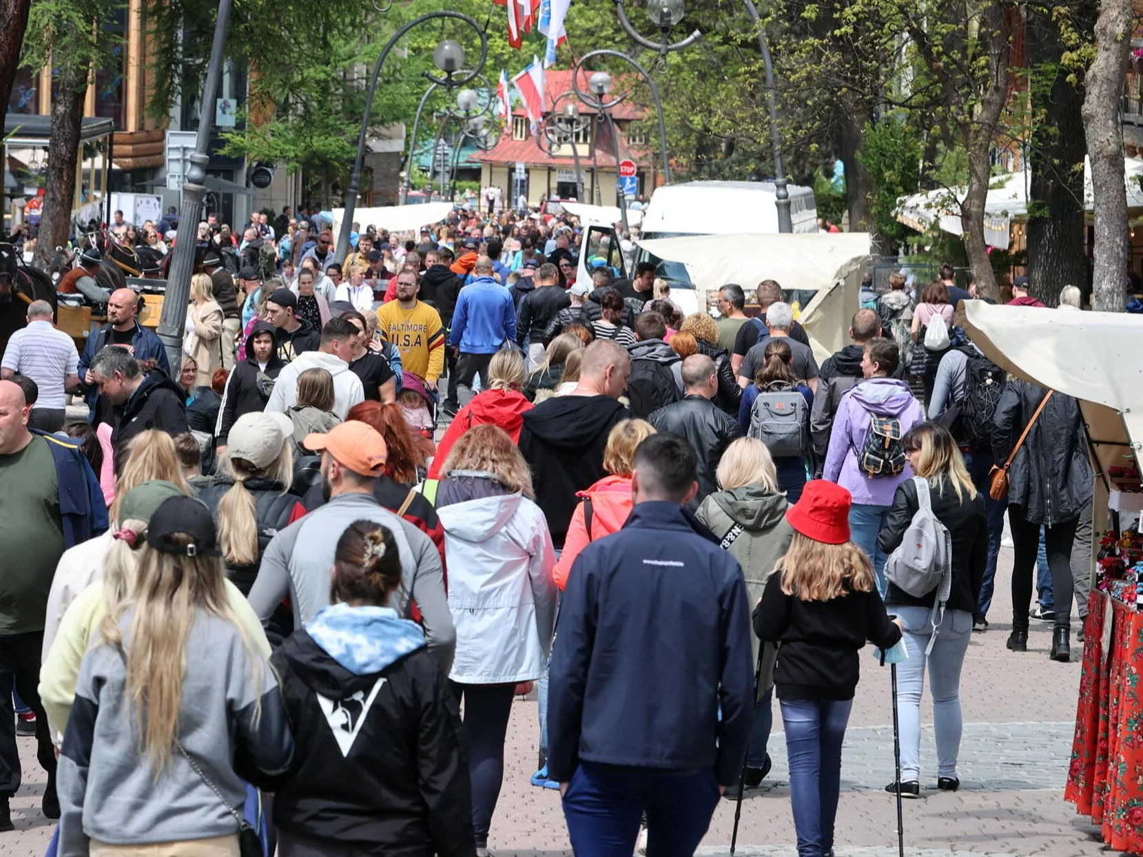 Rekordowe wydatki cudzoziemców w Polsce. Zakupy za prawie 50 miliardów złotych