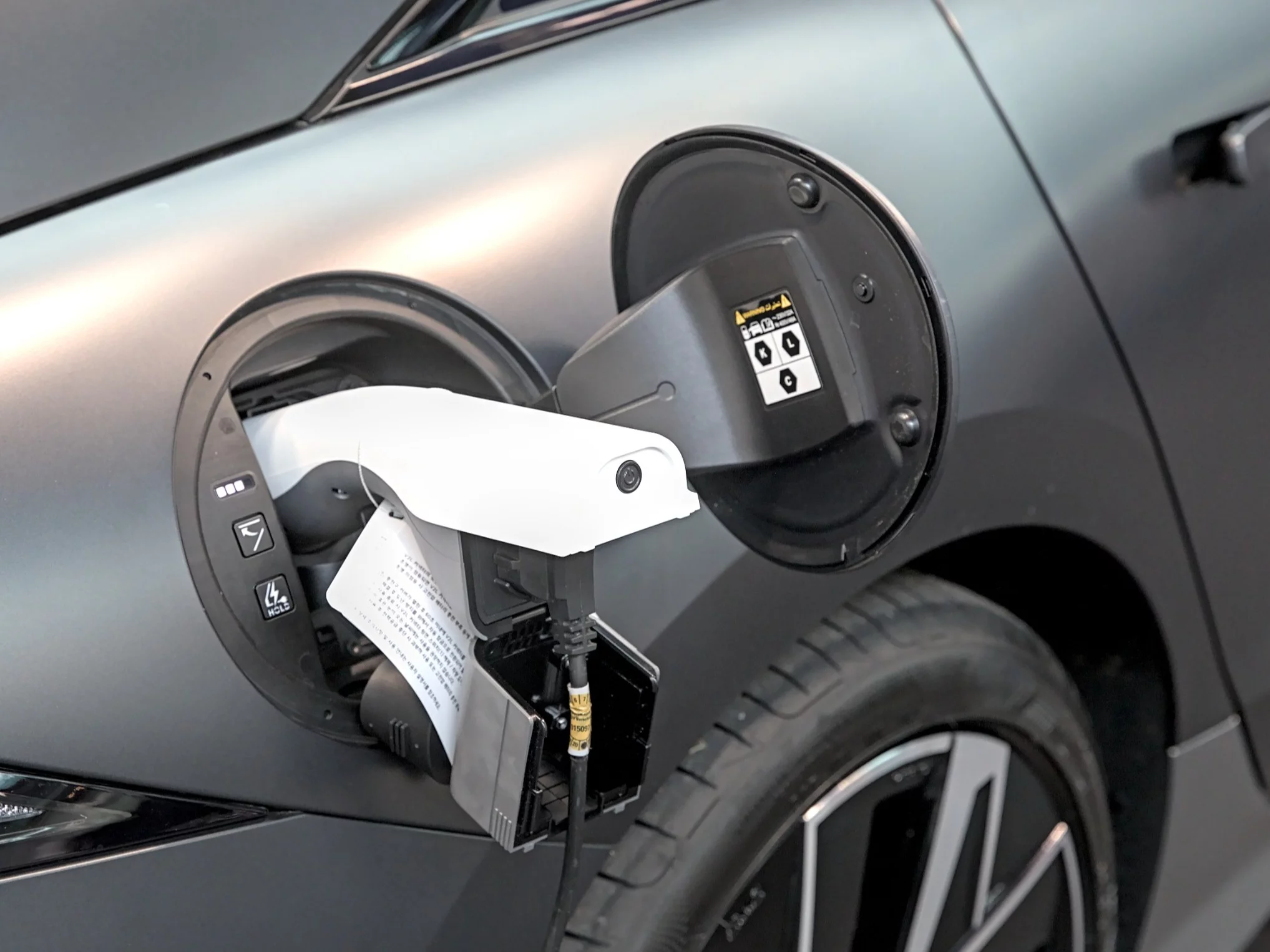 Kupione dla ministrów samochody elektryczne idą w odstawkę. Nie chcą nimi jeździć