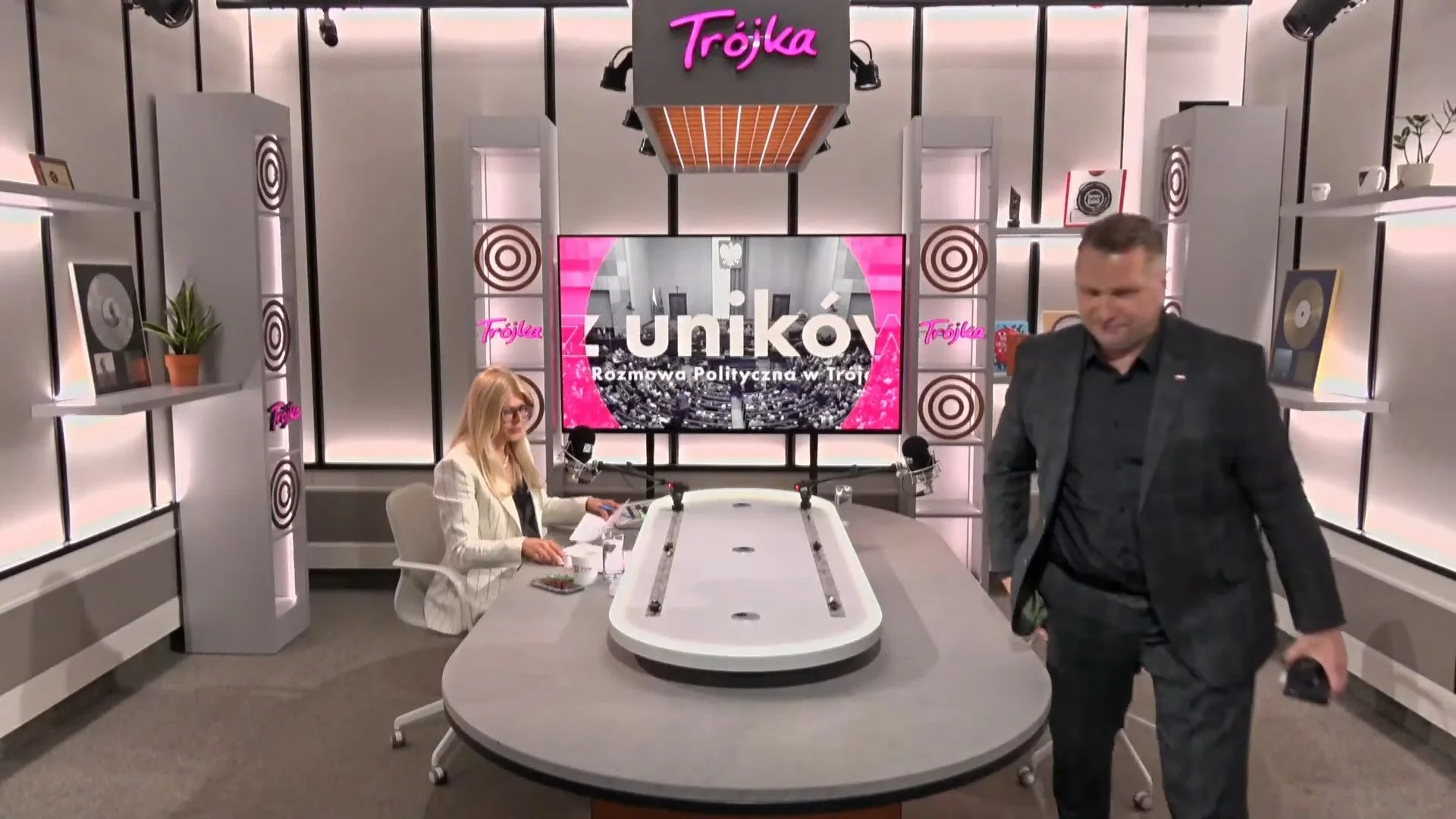 Awantura na antenie "Trójki". Poeta nie wytrzymał i wyszedł ze studia