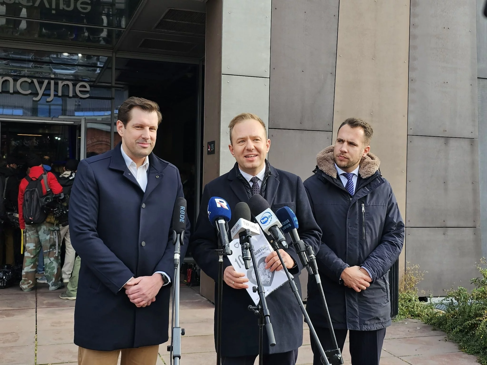 Politycy PiS: Tobiasz Bocheński, Mateusz Kurzajewski i Jan Kanthak