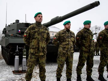 Czeska armia otrzymała pierwsze czołgi Leopard 2 z Niemiec