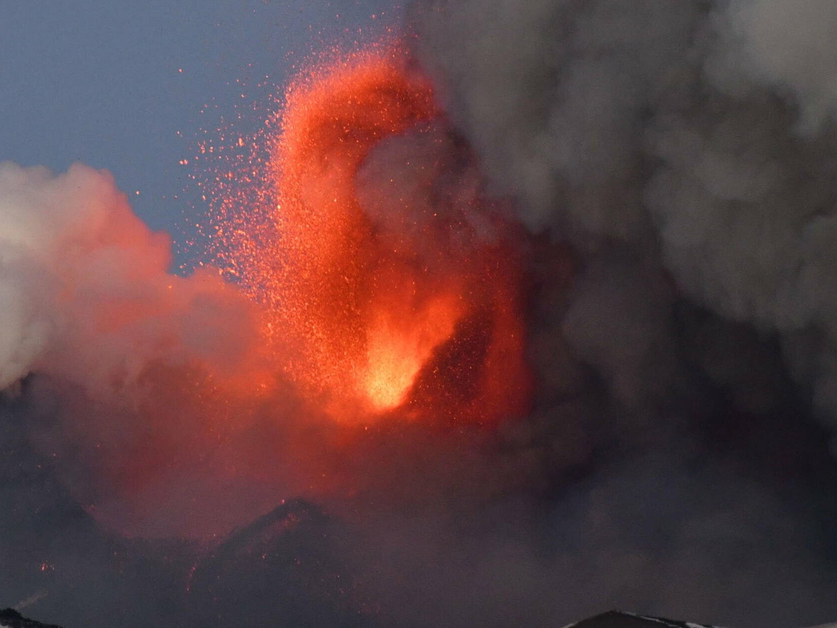 Erupcja wulkanu, zdjęcie ilustracyjne