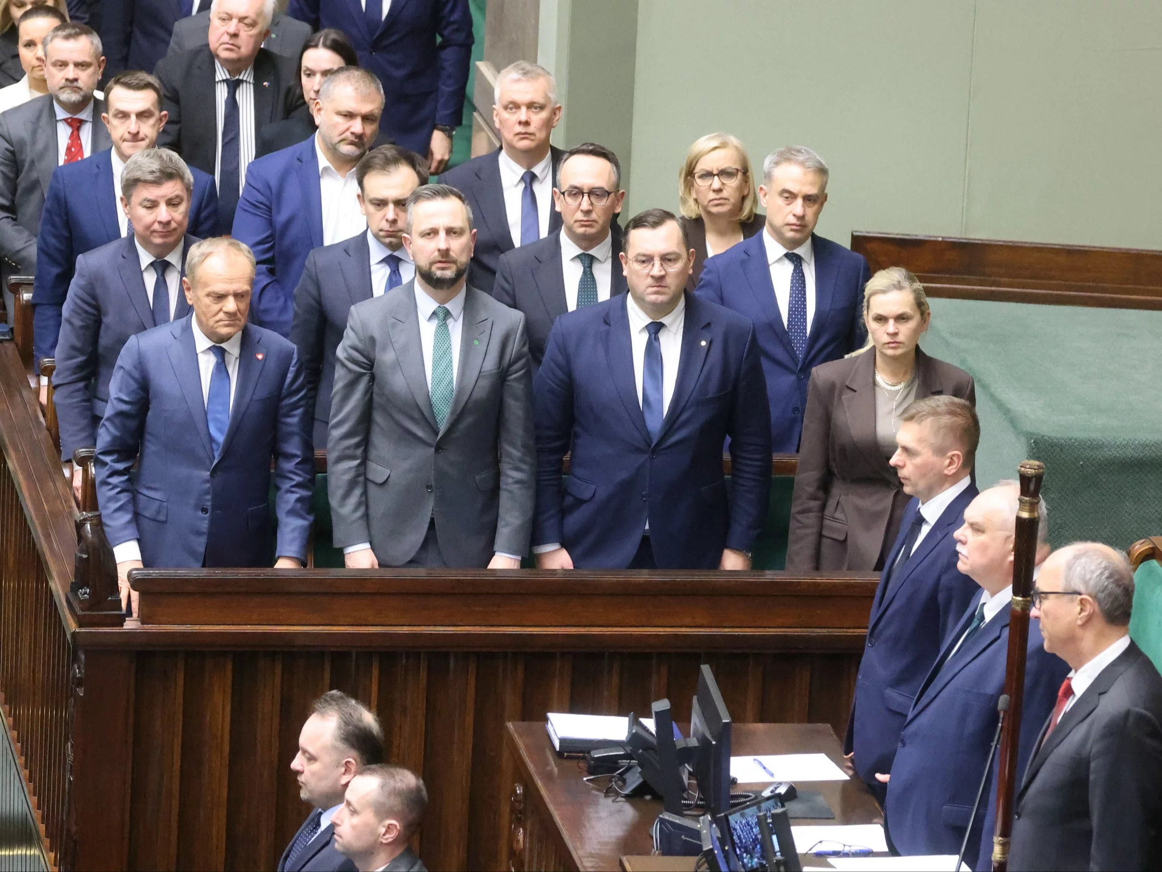 Premier Donald Tusk z ministrami w Sejmie